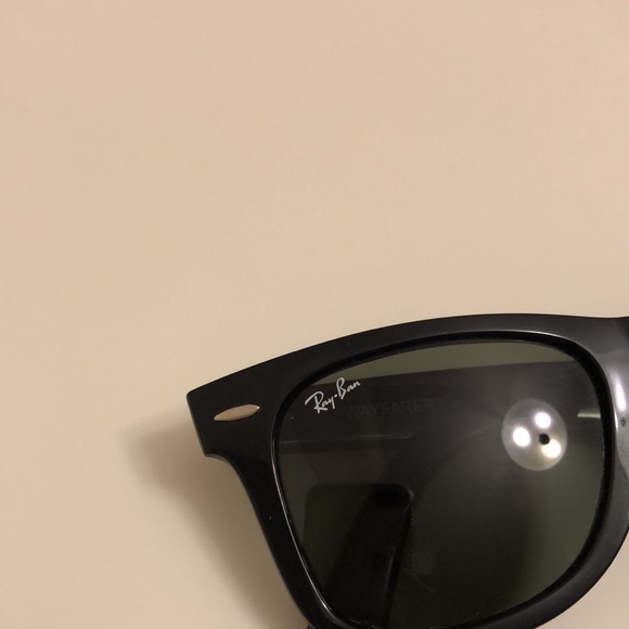 Ray-ban Wayfarer with Case - Picture 4 of 10